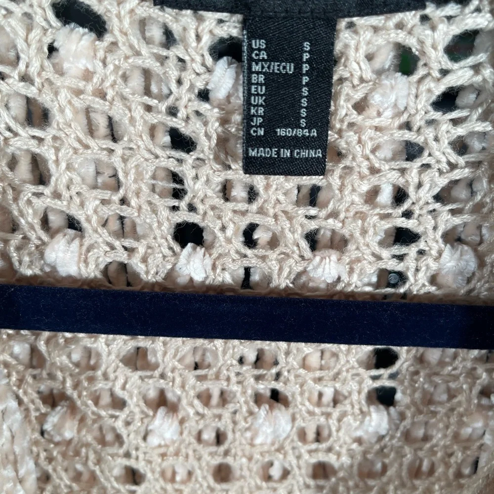 🛑 Forever 21 Shaggy Fringe Sweater (Cream) Size Small - Picture 5 of 5